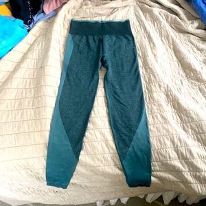 Victoria's Secret PINK seamless legging.